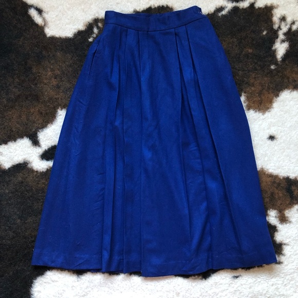 Navy Blue Pleated Wool Pleated Skirt - Picture 3 of 7